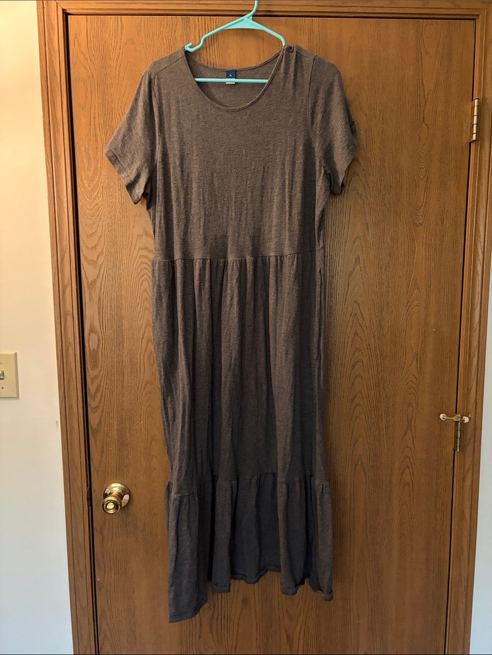 Old Navy Short-Sleeve Maxi Dress in Charcoal